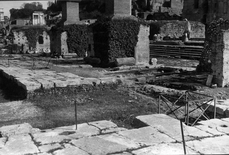 015400 - monumento - Foro Romano, Area Centrale, Gallerie Ipogee, boccaporti dei bracci S/O; neg. serie E, n. 1801. Inv. n. 2518