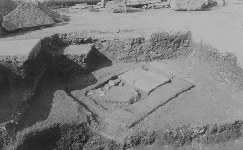  - Foro Romano. Area del Comizio-Niger Lapis e della Piazza del Foro Romano. Pozzetti