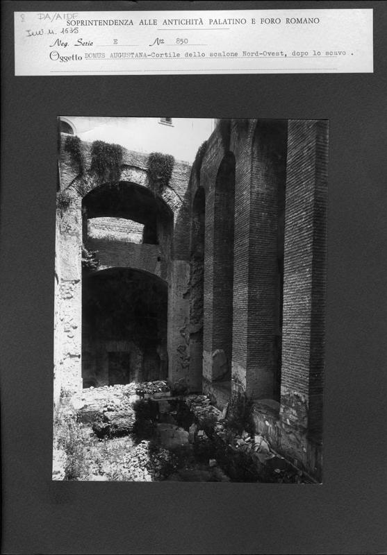 DA-AIDF008.tif