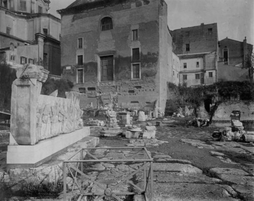  - Foro Romano. Area della Curia e Piazza del Foro Romano con i cd. Pluteti di Traiano