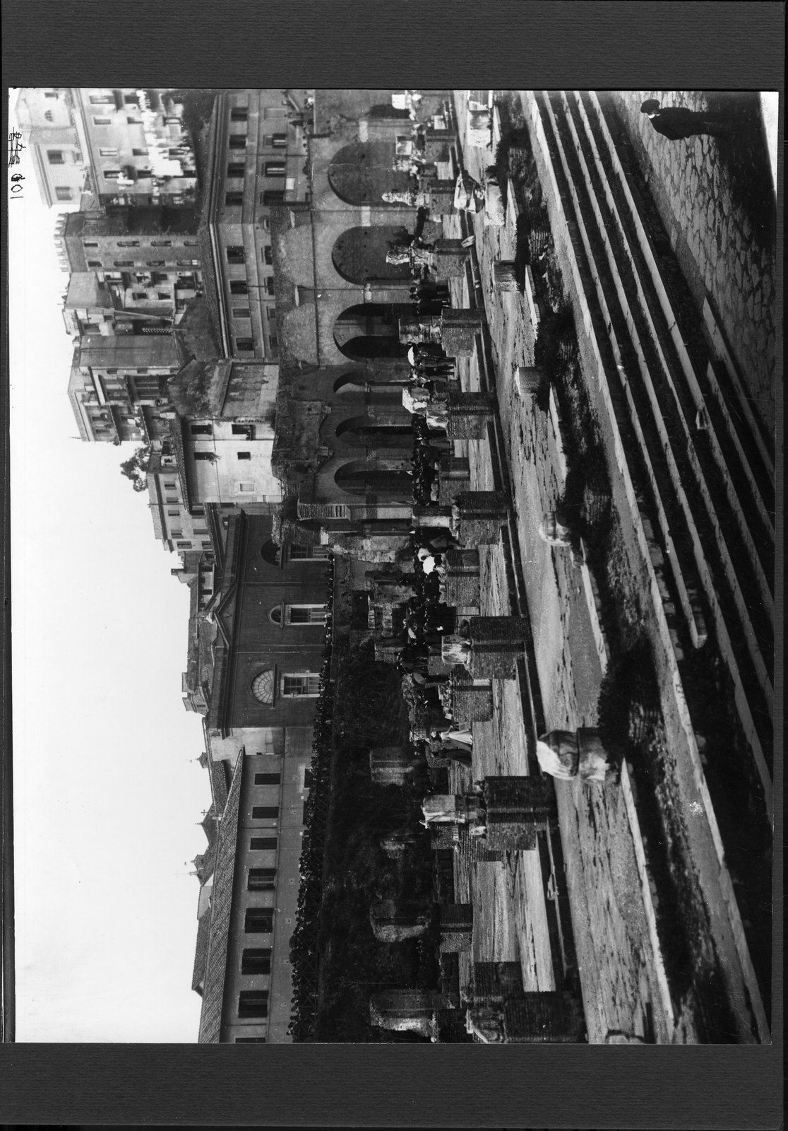 13 FR-BG-V.tif