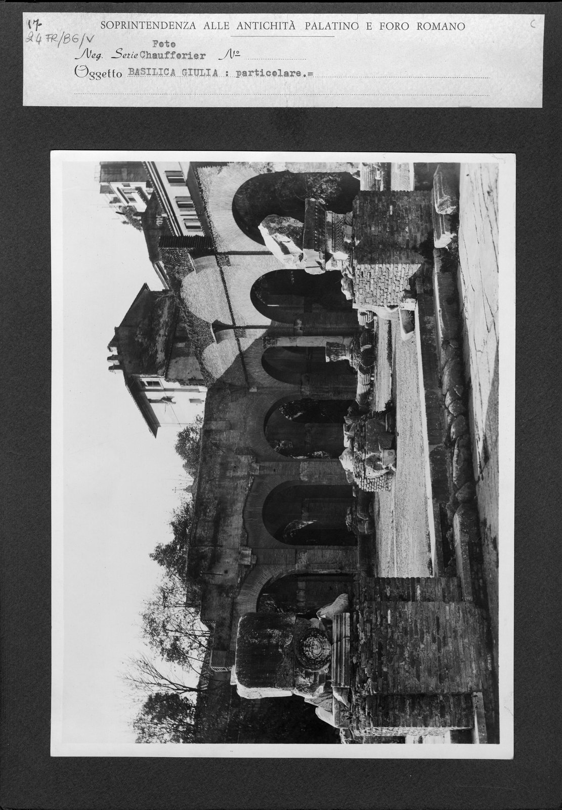 24 FR-BG-V.tif