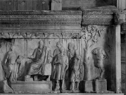  - Plutei di Traiano (cosiddetti) sulla Piazza del Foro Romano