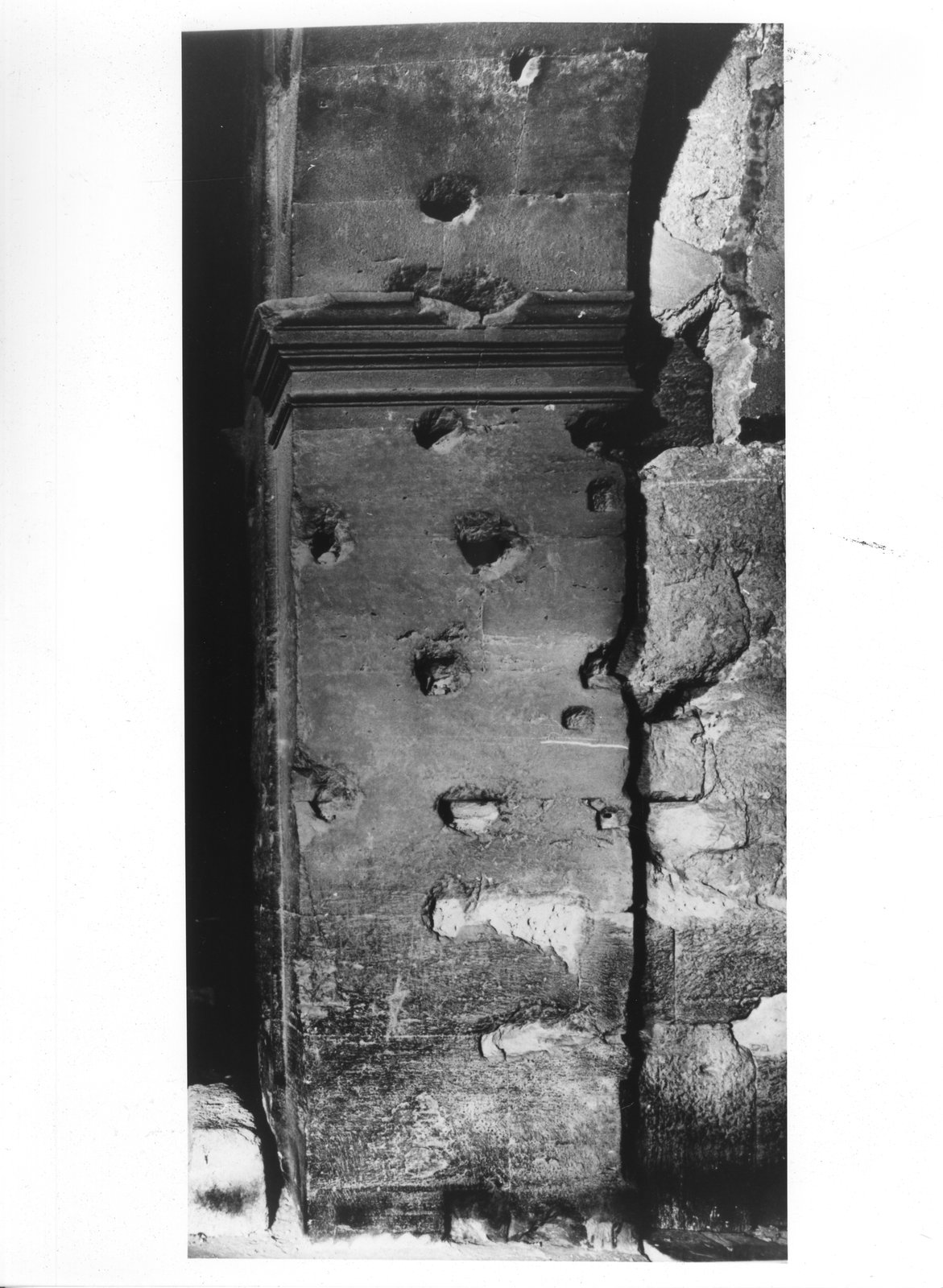 Colosseo - particolare - pilastro.tif