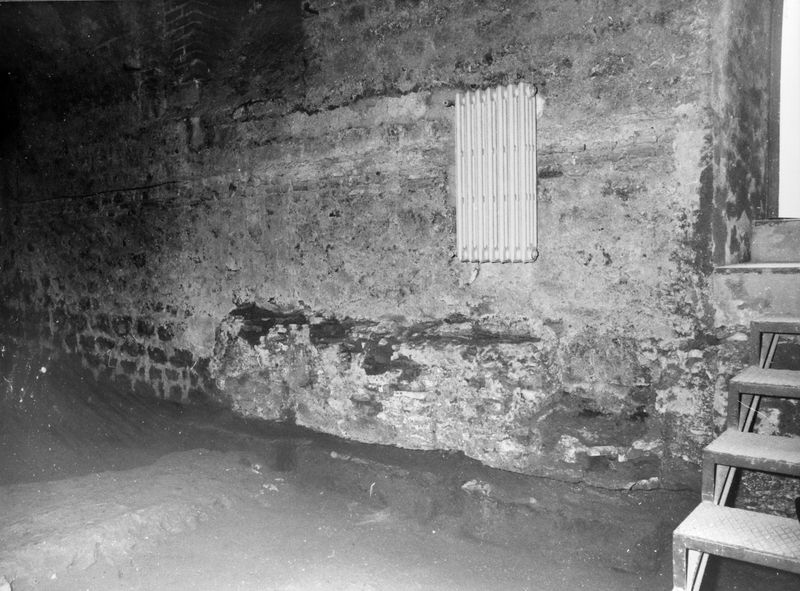 C001119 - restauro - Colosseo, versante settentrionale, summa cavea, particolare della sommitÃ  del muro dell'Attico; neg. serie I296