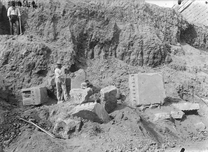 011456 - scavo archeologico - Basilica Emilia, Scavi 1899, fronte verso il Foro, durante lo scavo; Neg. Serie F Nr. 54 [Reg. agosto 1958]