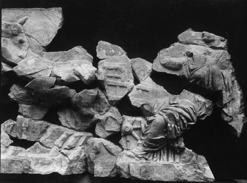 017596 - reperto - Ratto delle Sabine, ultimo particolare della scena a destra; Neg. Serie 21 x 27, Nr. 12