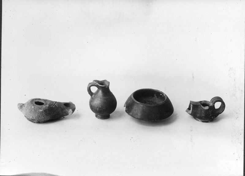 019100 - reperto - Antiquario Forense, ceramica e lucerne tardo ellenistiche dalla Velia; neg. serie F, n. 676