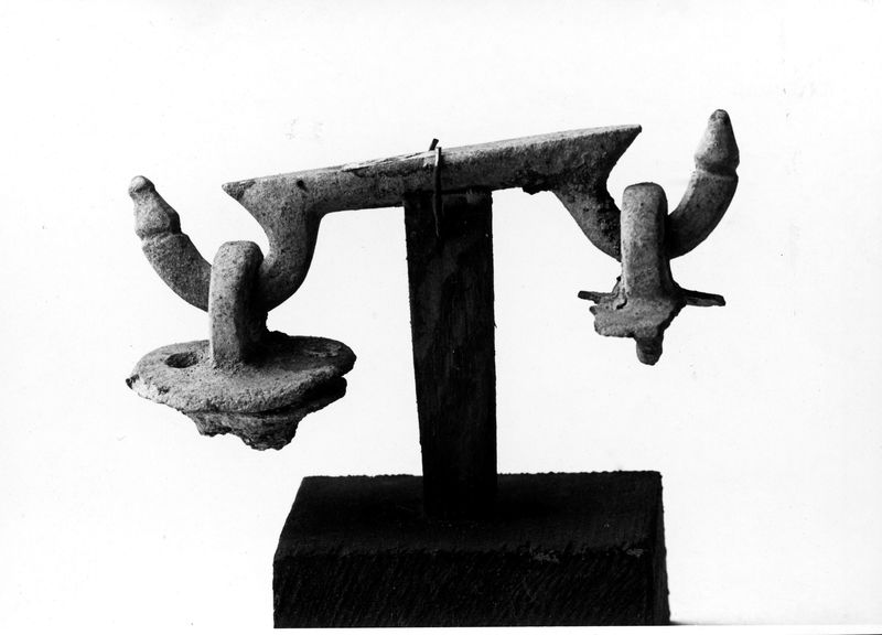010225 - reperto - Maniglia in bronzo dal Pozzo Repubblicano A.; neg. serie F, n. 704