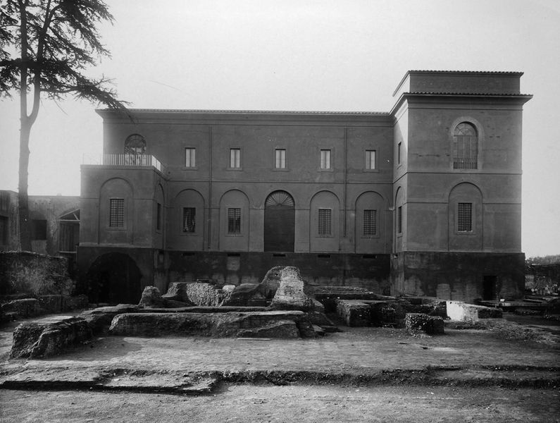 000911 - scavo archeologico - Area antistante il museo