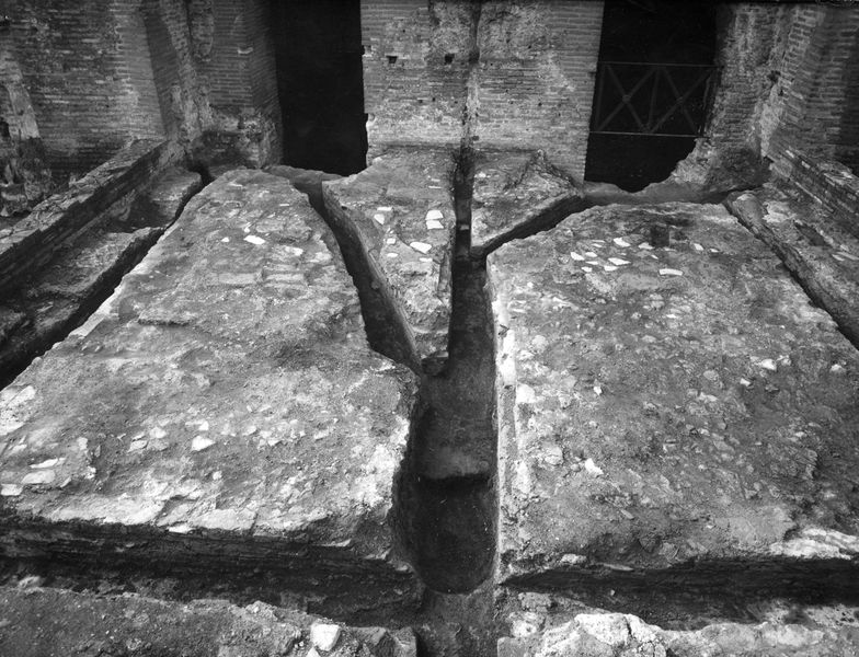 001468 - scavo archeologico - Terrazzo parte centrale: impianti di distribuzione idrica
