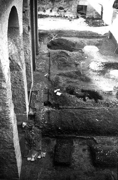 001482 - scavo archeologico - Veduta scavo davanti alle arcate