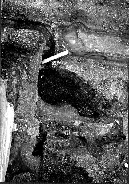 001520 - scavo archeologico - Scavo all'angolo ovest delle Arcate