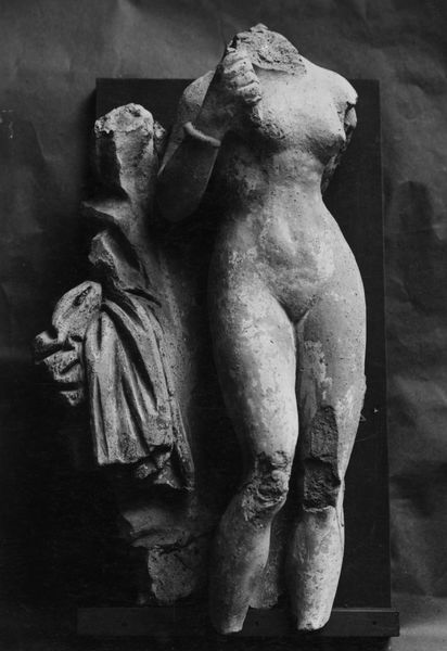 016853 - reperto - Dal pozzo della Regia, frammento di alto rilievo in terracotta;