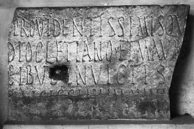 019006 - reperto - Nel Chiostro, dedica a Diocleziano (n. 5255); Neg. Serie F, Nr. 1355