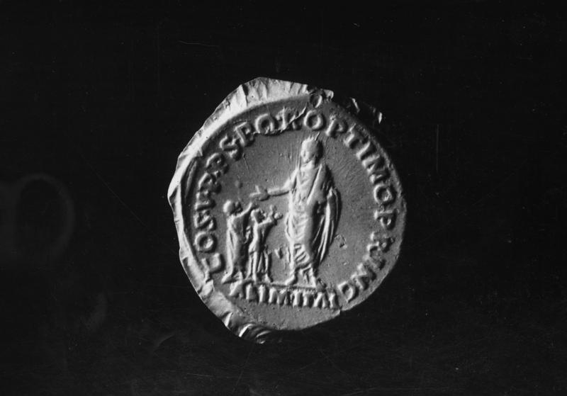 9 FR-MO-asf015548.jpg