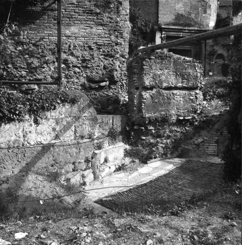34 FR-DP-asf013698.jpg