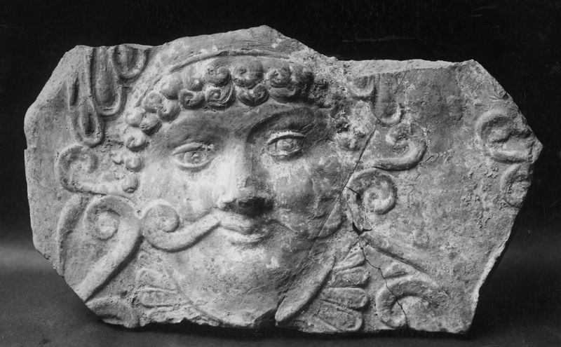 016894 - reperto - Provenienza non identificata, (parete ultima sala) frammento di lastra fittile; Neg. Serie F, Nr. 861
