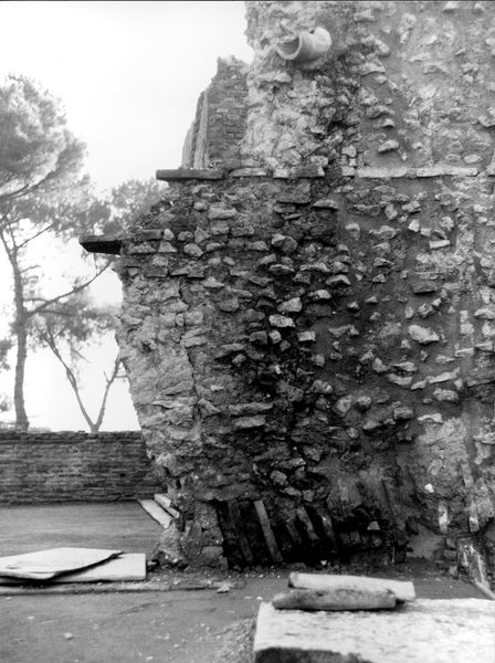 002935 - monumento - Strutture Imperiali: Edificio che attualmente ospita il laboratorio fotografico