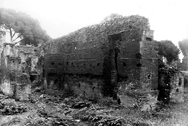 002937 - monumento - Strutture Imperiali prospicenti la via di S. Grecorio: programmazione triennale 1978-80