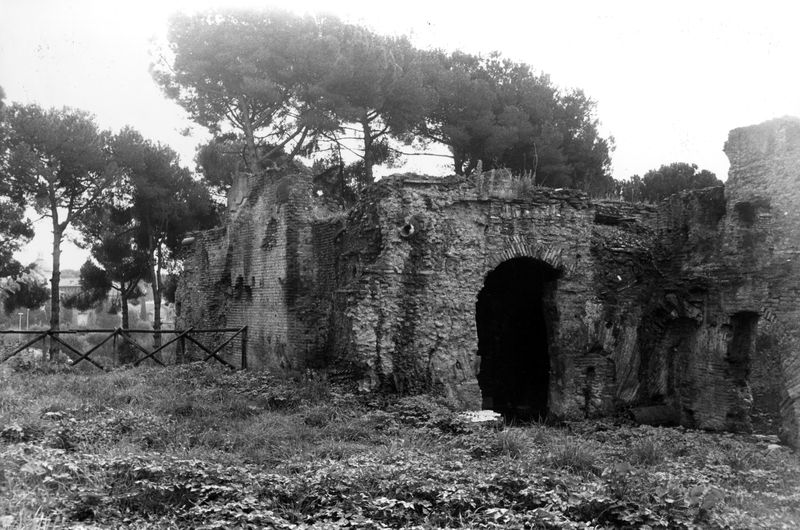002938 - monumento - Strutture Imperiali prospicenti la via di S. Grecorio: programmazione triennale 1978-80