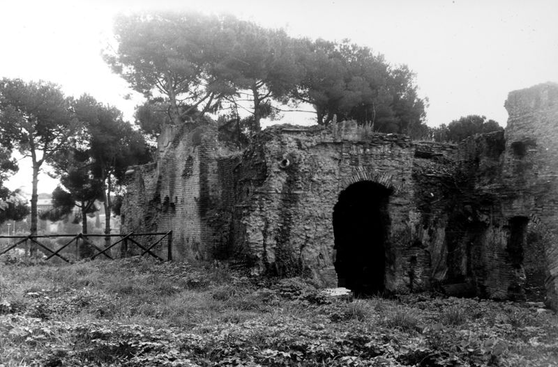 002939 - monumento - Strutture Imperiali prospicenti la via di S. Grecorio: programmazione triennale 1978-80