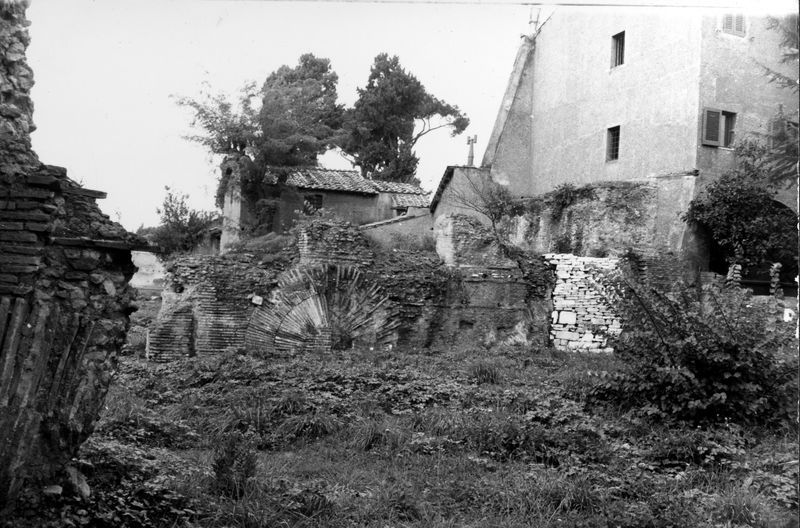 002940 - monumento - Strutture Imperiali prospicenti la via di S. Grecorio: programmazione triennale 1978-80