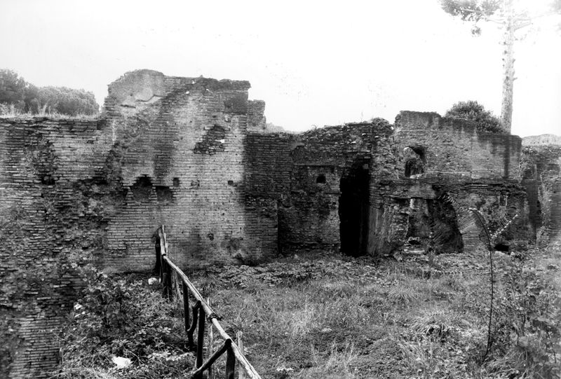 002942 - monumento - Strutture Imperiali prospicenti la via di S. Grecorio: programmazione triennale 1978-80