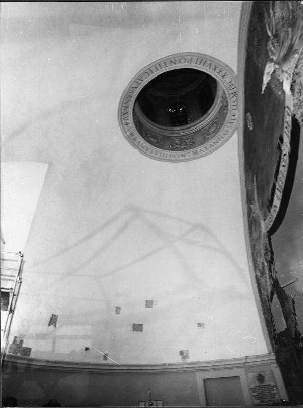 FR-TR-V 16-asf017969.jpg