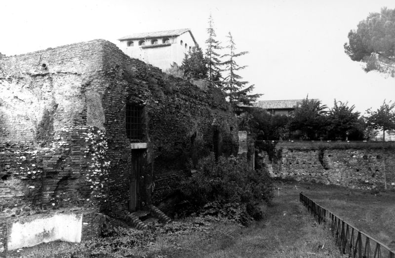 002949 - monumento - Strutture Imperiali prospicenti la via di S. Grecorio: programmazione triennale 1978-80