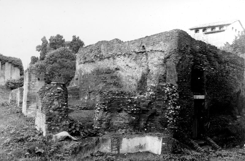 002950 - monumento - Strutture Imperiali prospicenti la via di S. Grecorio: programmazione triennale 1978-80