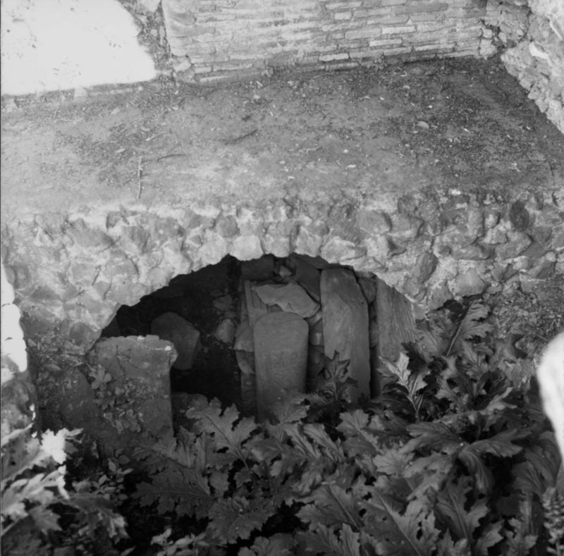 FR-TR-V 92-asf018108.jpg