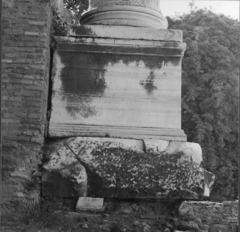 FR-TR-V 95-asf018114.jpg