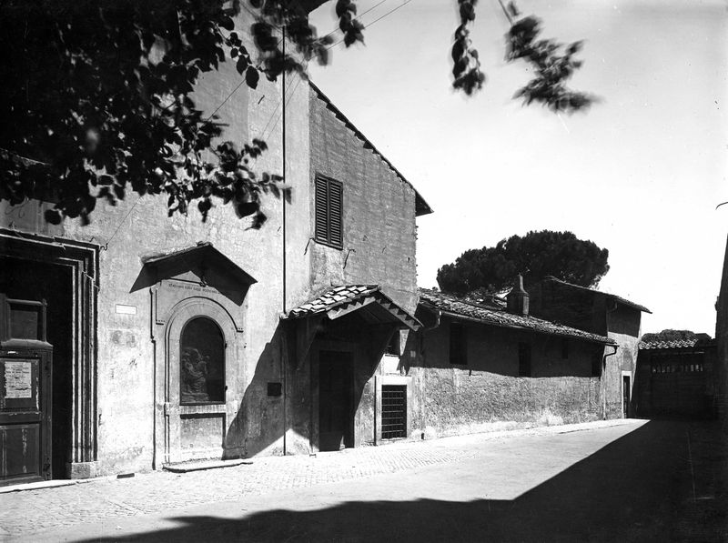 002984 - monumento - Via di S. Bonaventura: particolare della facciata della chiesa
