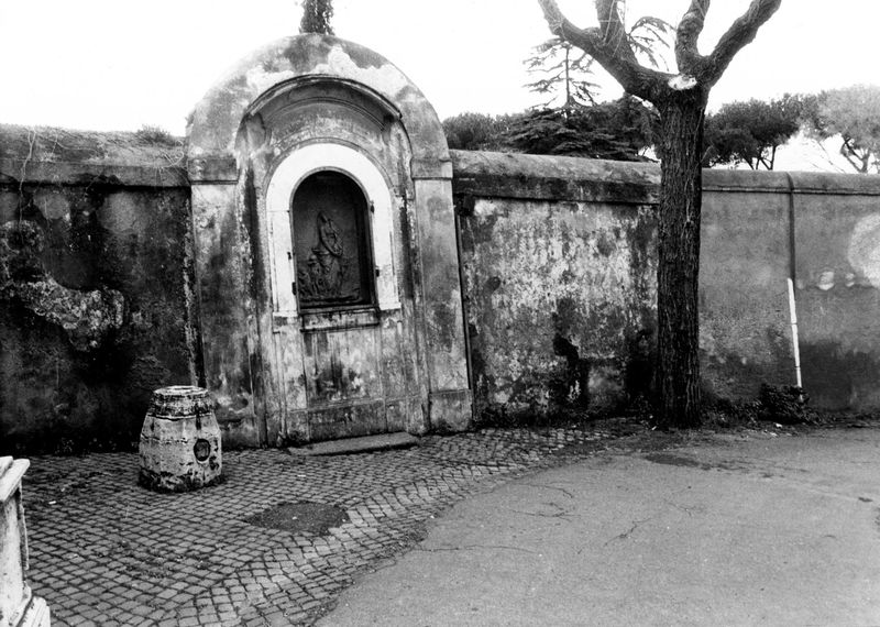 003001 - monumento - Via di S. Bonaventura: muro di recinzione