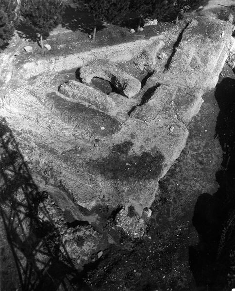 005800 - monumento - Clivio Palatino, tempio di Giove Statore: particolare del basamento del tempio a destra del Clivio