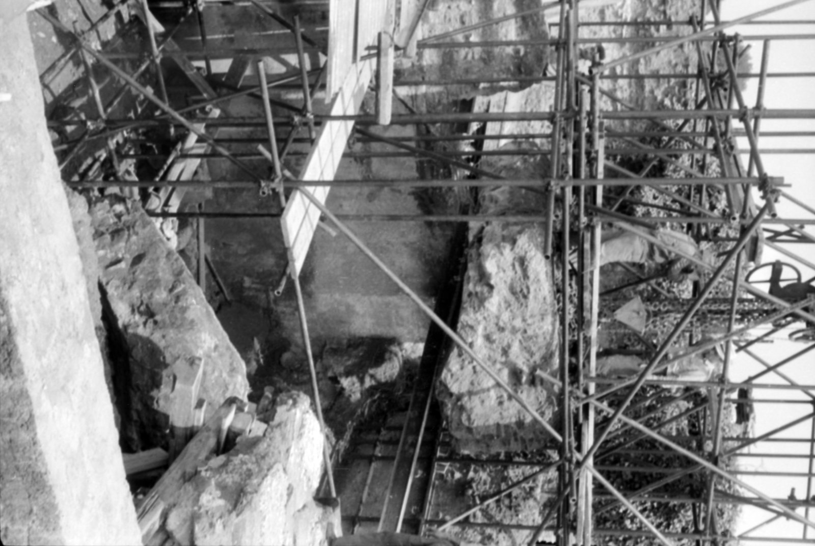 35mm-N_1-00020-18_000674.tif