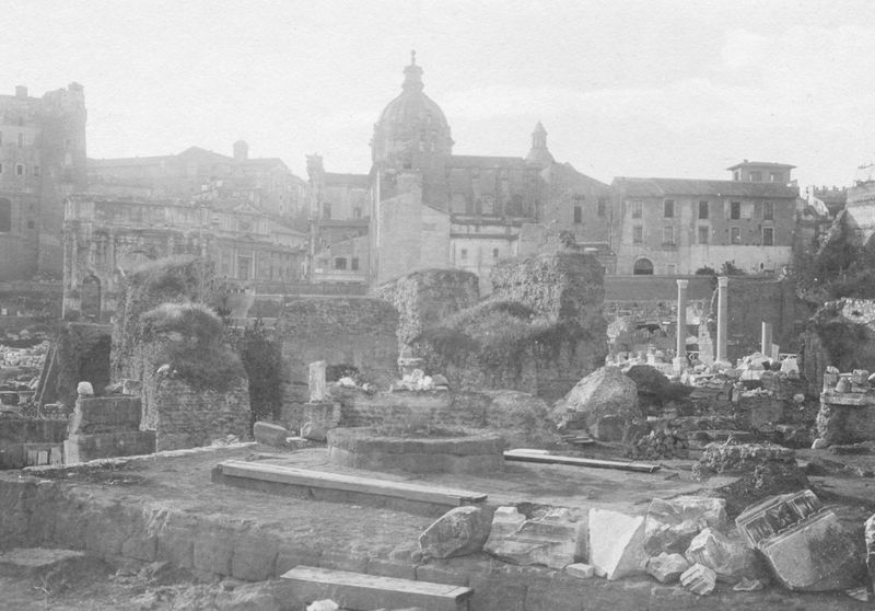 016078 - monumento - Vedute durante gli scavi; 