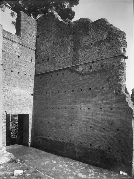 003202 - monumento - Domus Augustana, corpo centrale: piano superiore lato verso lo stadio, 1936