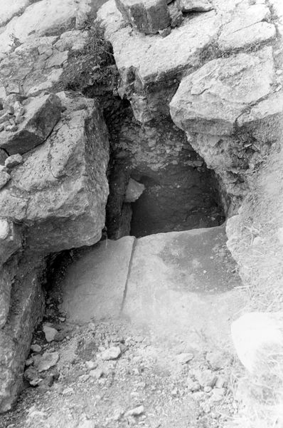 011565 - scavo archeologico - Basilica Emilia, Angolo Nord del saggio Bauer, luglio 1969, secondo e terzo pavimento dell'Argileto, vista da Est; Foto Bauer