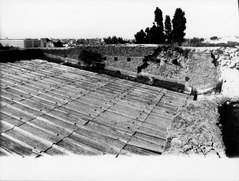 003264 - monumento - Domus Augustana, corpo centrale piano superiore: veduta, 1983