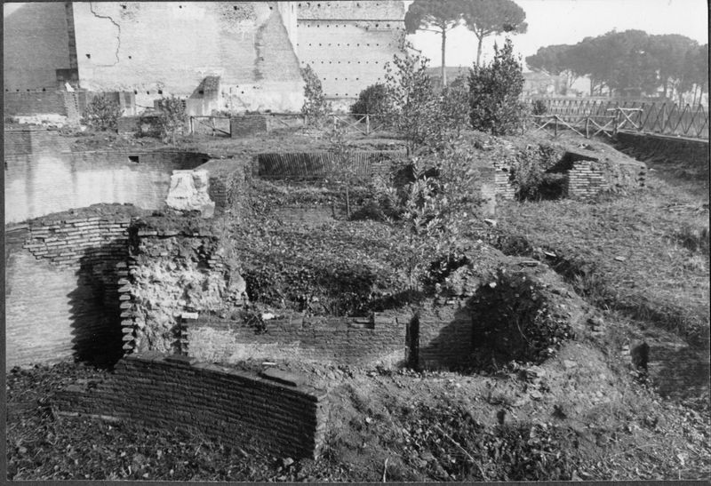 003276 - monumento - Domus Augustana, piano superiore costruzioni del lato Sud-Est: Ambiente rotondo, gennaio 1958