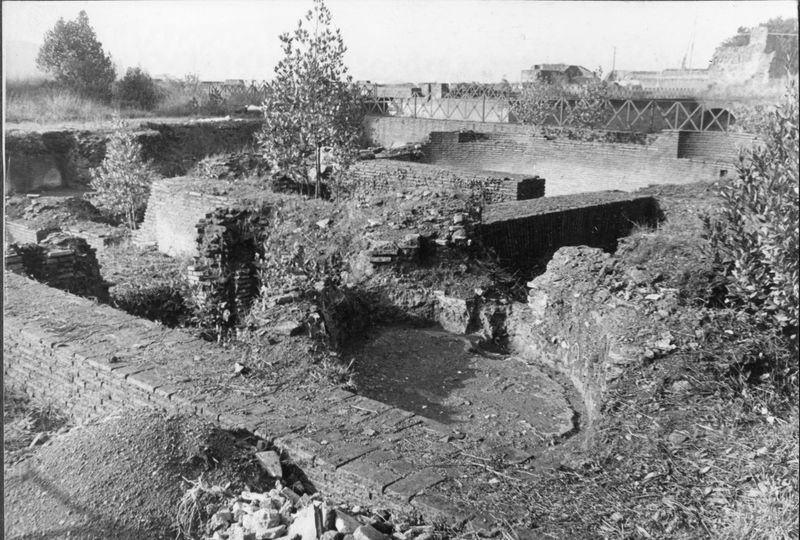 003285 - monumento - Domus Augustana, piano superiore costruzioni del lato Sud-Est, gennaio 1958