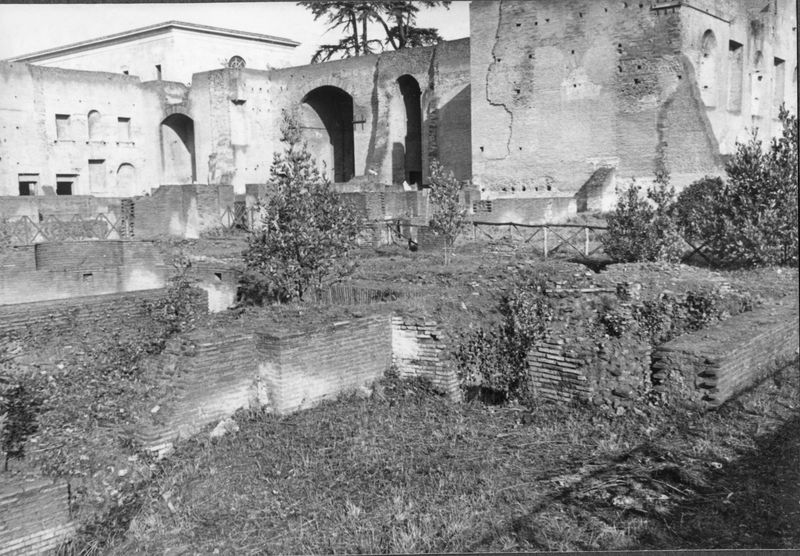 003286 - monumento - Domus Augustana, piano superiore costruzioni del lato Sud-Est, gennaio 1958