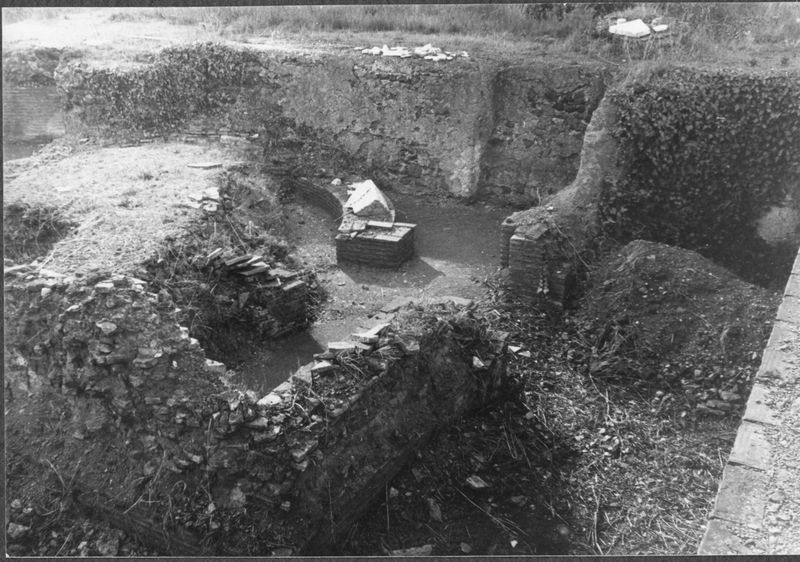 003290 - monumento - Domus Augustana, piano superiore costruzioni del lato Sud-Est: fianco verso il peristilio inferiore, gennaio 1958