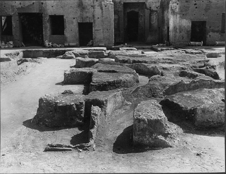 003300 - monumento - Domus Augustana, peristilio inferiore: impluvio