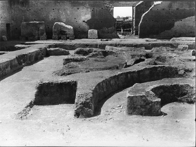 003352 - monumento - Domus Augustana, peristilio inferiore: particolare dell'impluvio