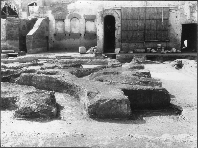 003360 - monumento - Domus Augustana, peristilio inferiore: particolare dell'impluvio