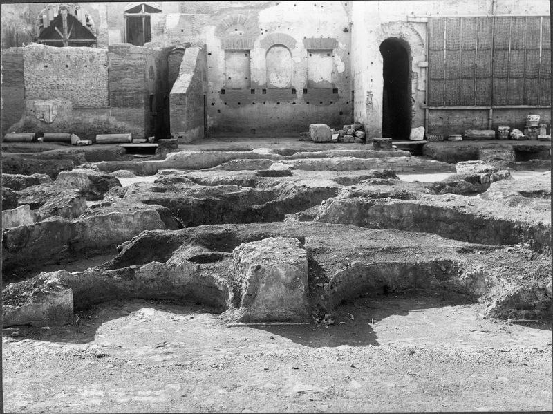 003361 - monumento - Domus Augustana, peristilio inferiore: particolare dell'impluvio