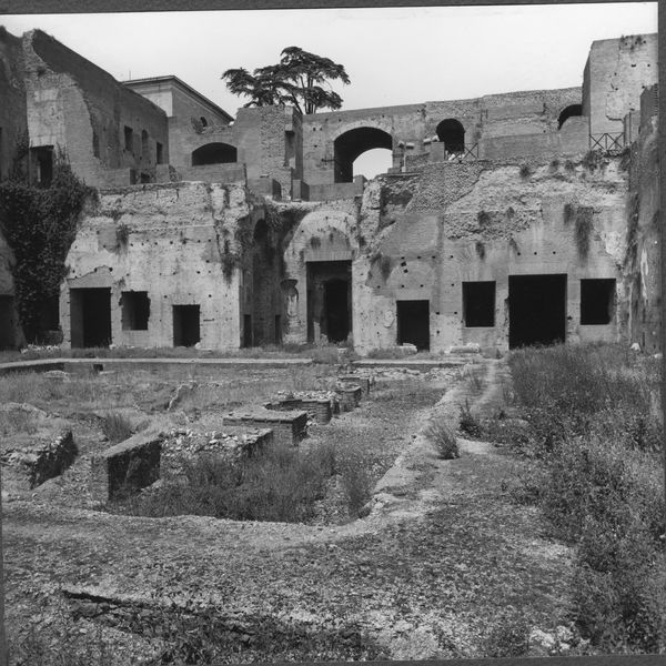 003367 - monumento - Domus Augustana, peristilio inferiore: veduta strutture